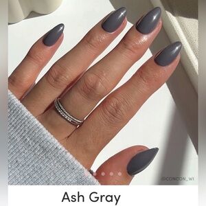 Glamnetic Ash Gray Press-On Nails - Short Almond